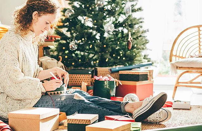 Moving house at Christmas: 10 tips to enjoy the holidays while in transition banner image