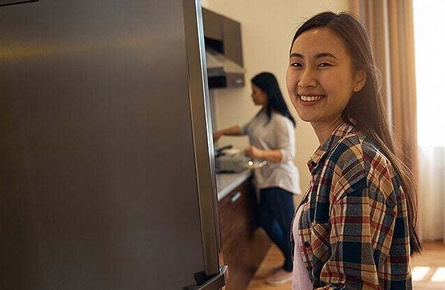 How to pack a fridge for moving banner image